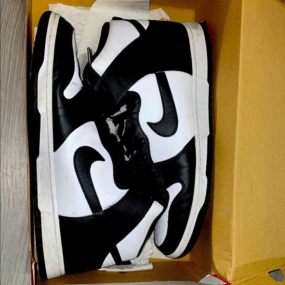 Nike Dunk Hi Retro (Panda’s)
